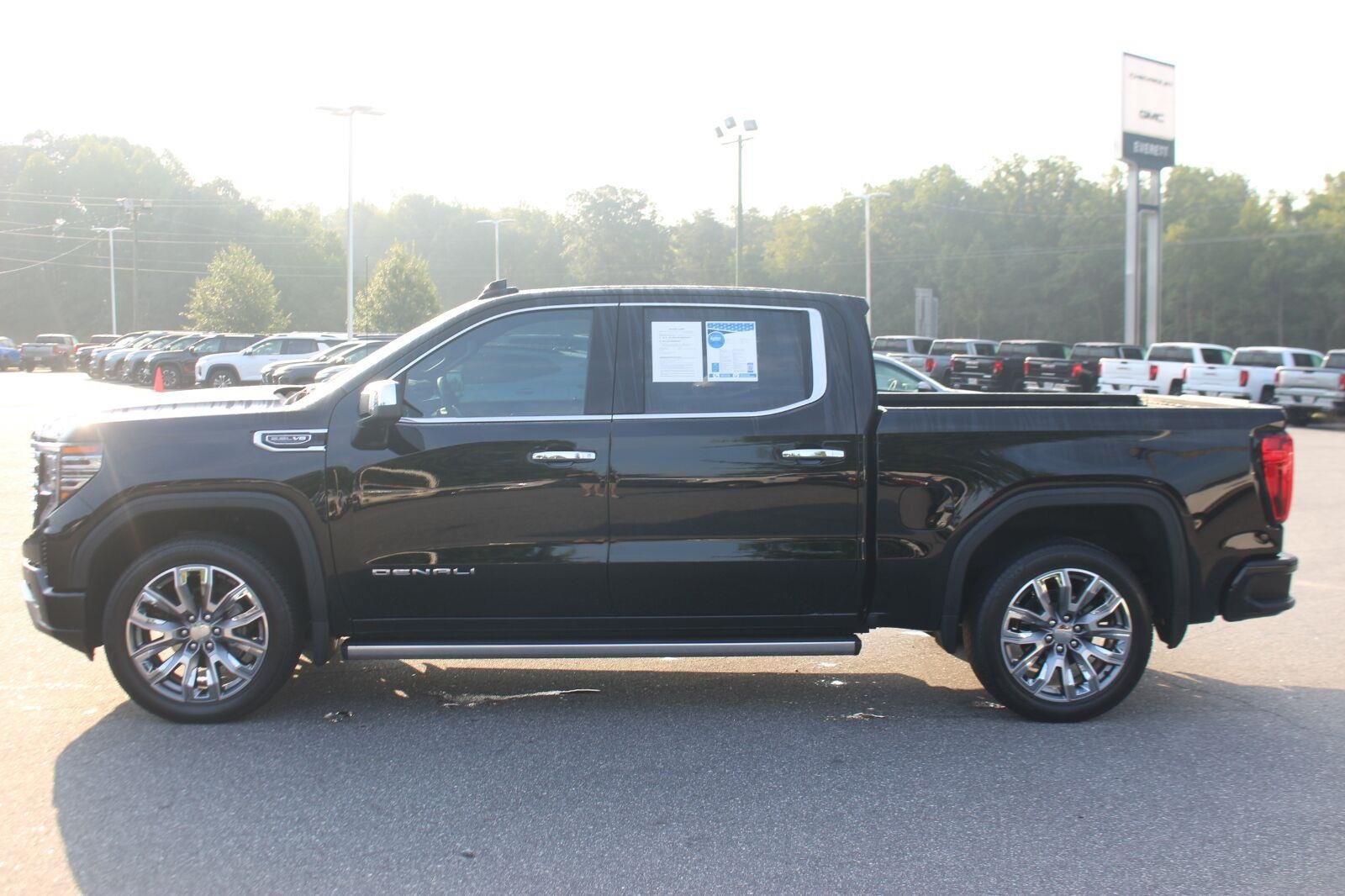 Used 2025 GMC Sierra 1500 Denali w/ Denali Reserve Package AWD/4WD image 4