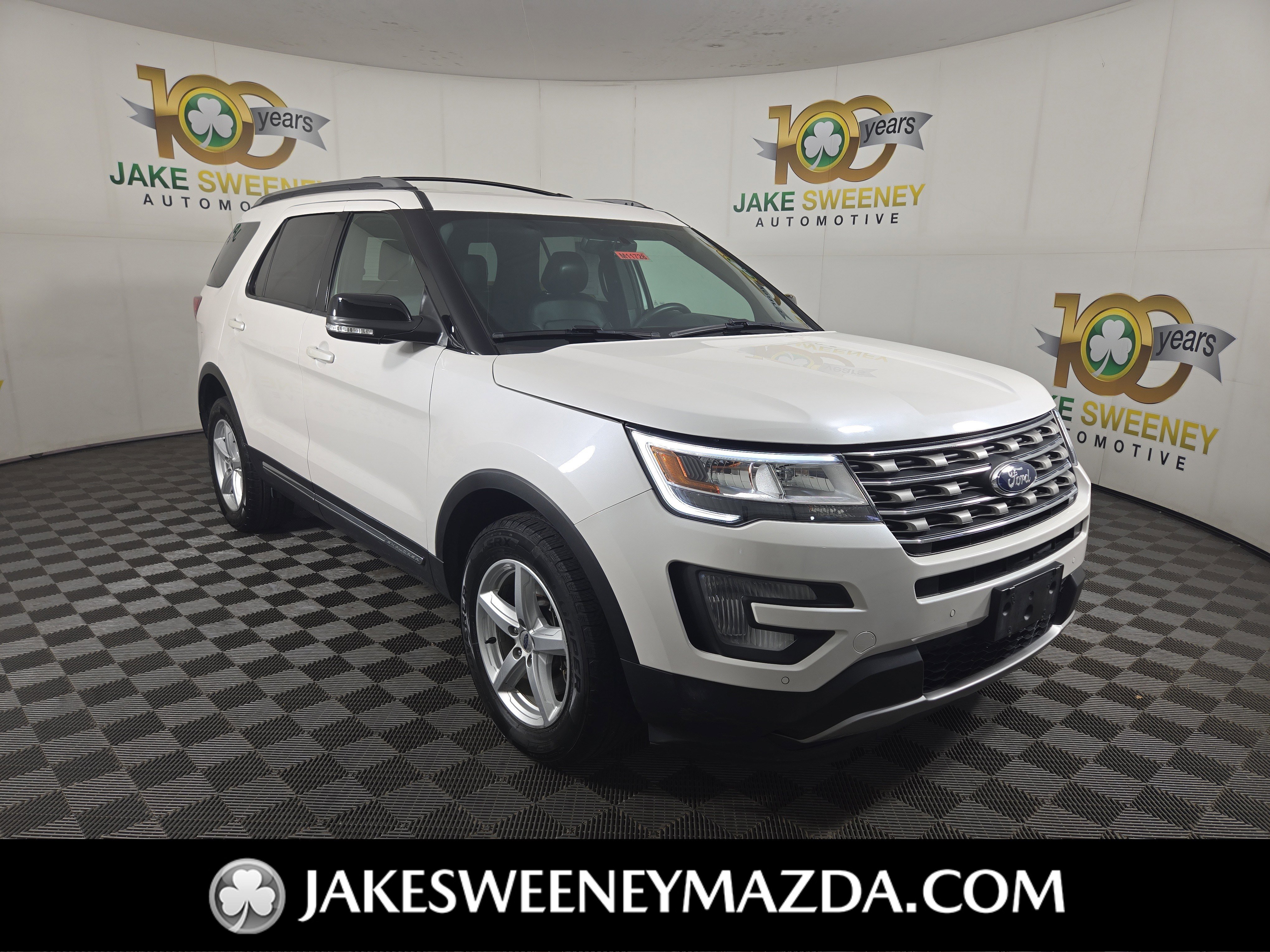 Used 2017 Ford Explorer XLT w/ Equipment Group 202A AWD/4WD image 1