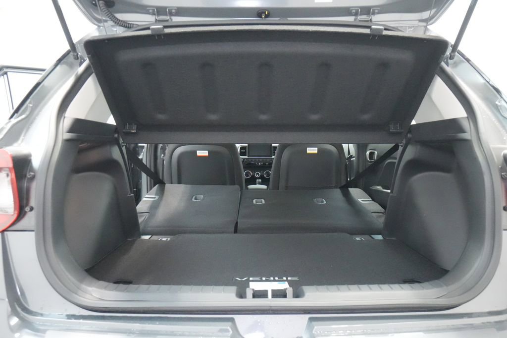 New 2026 Hyundai Venue SE image 19