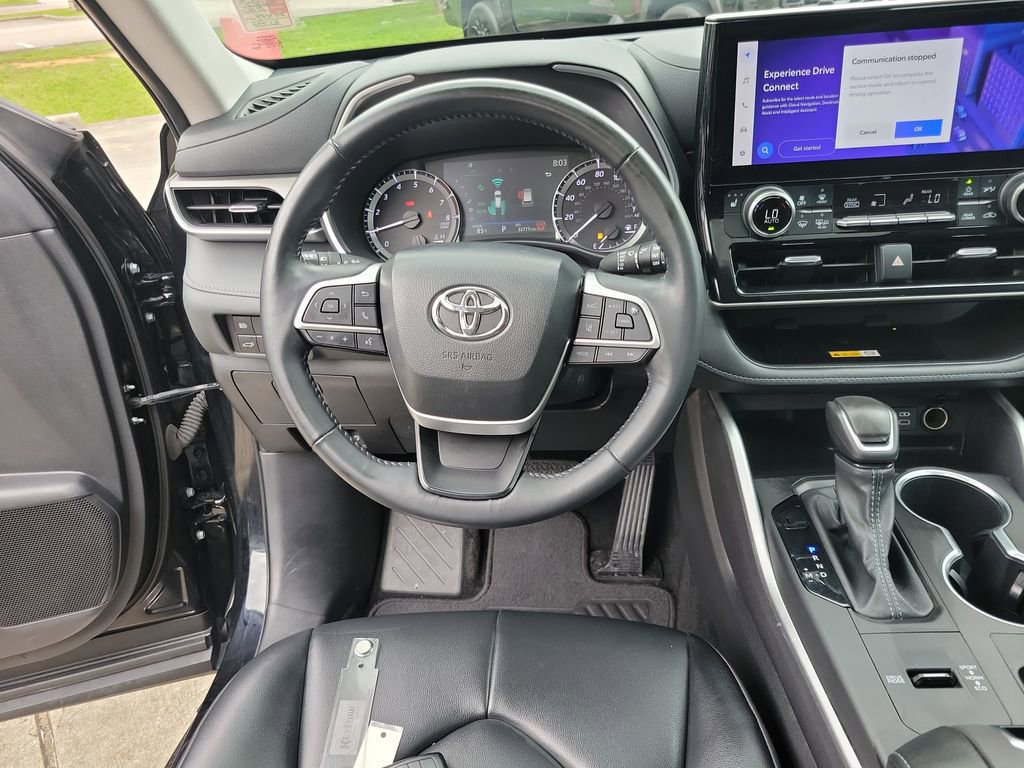 Certified 2024 Toyota Highlander XLE FWD image 33