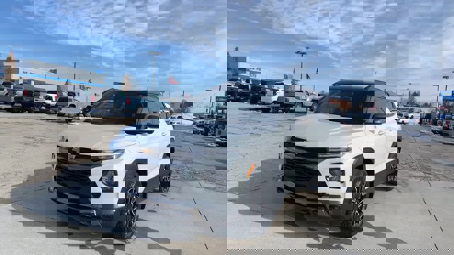 Used 2021 Chevrolet TrailBlazer ACTIV w/ Technology Package image 4