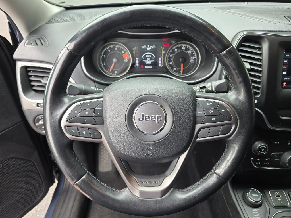 Used 2019 Jeep Cherokee Latitude Plus w/ Cold Weather Group AWD/4WD image 28