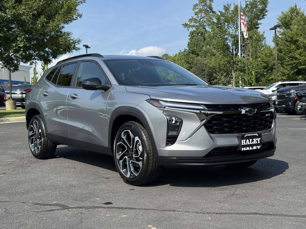 New 2026 Chevrolet Trax RS w/ Sunroof Package FWD image 2
