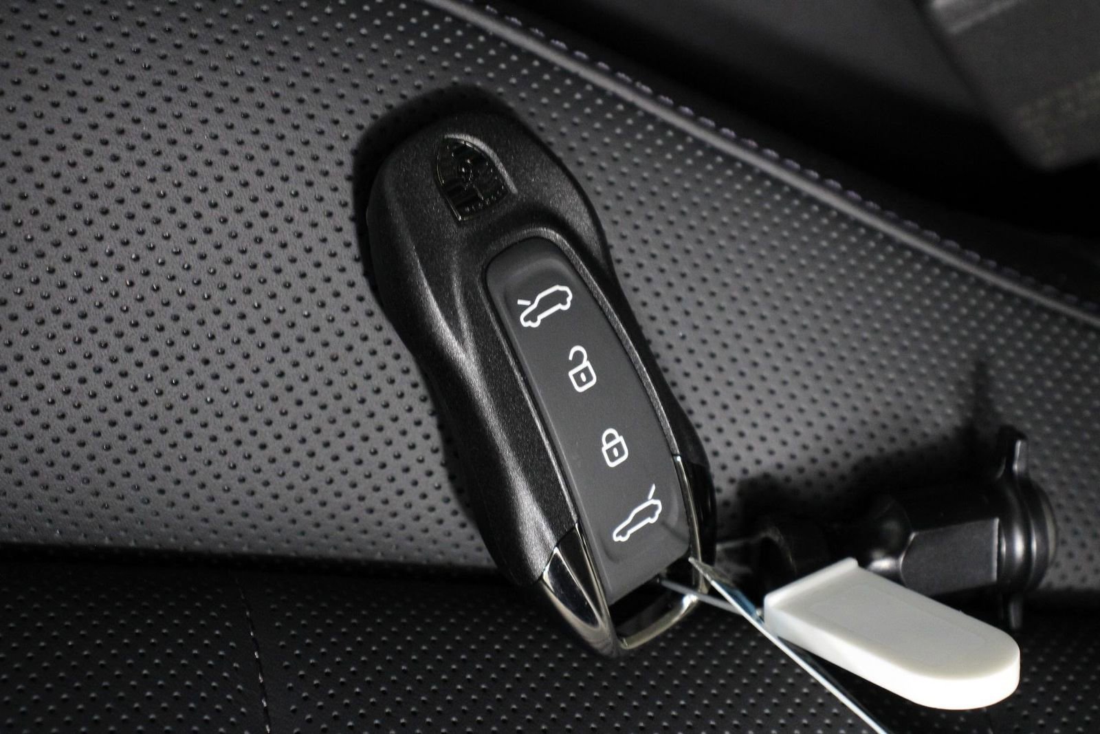 New 2026 Porsche Macan Turbo Electric image 23