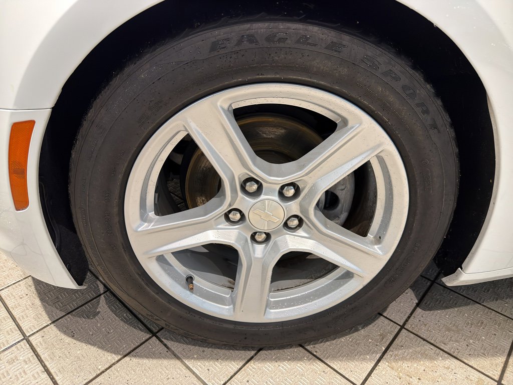 Used 2023 Chevrolet Camaro LT image 9