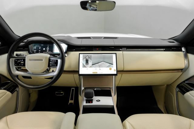 Used 2025 Land Rover Range Rover SE AWD/4WD image 20