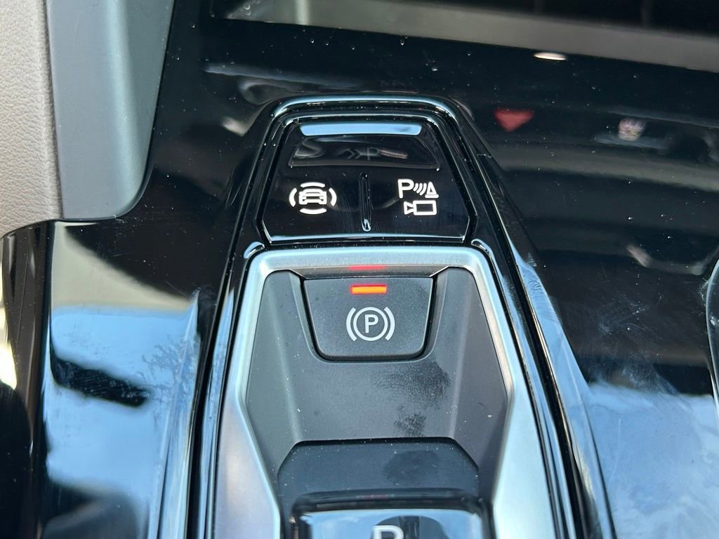 Used 2025 Audi Q5 Premium w/ Convenience Package image 32