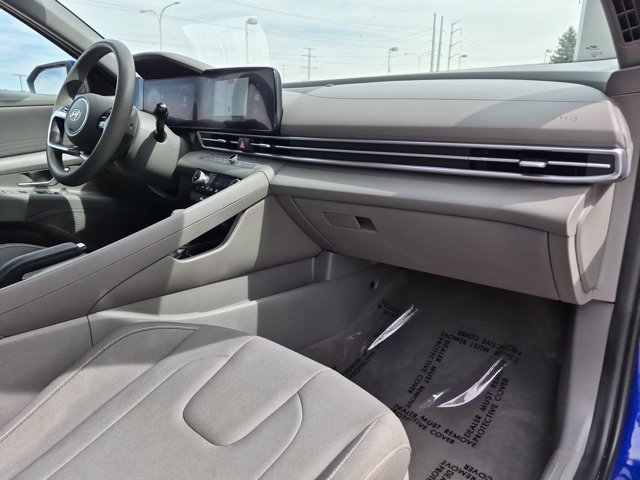 Used 2024 Hyundai Elantra SEL FWD image 22