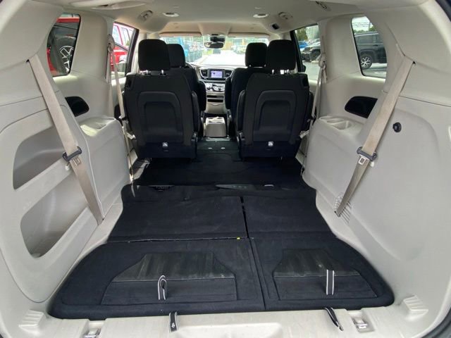 Used 2023 Chrysler Voyager LX FWD image 27