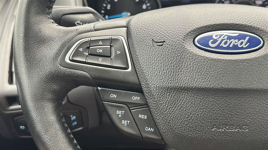 Used 2016 Ford Focus SE w/ SE Cold Weather Package FWD image 19