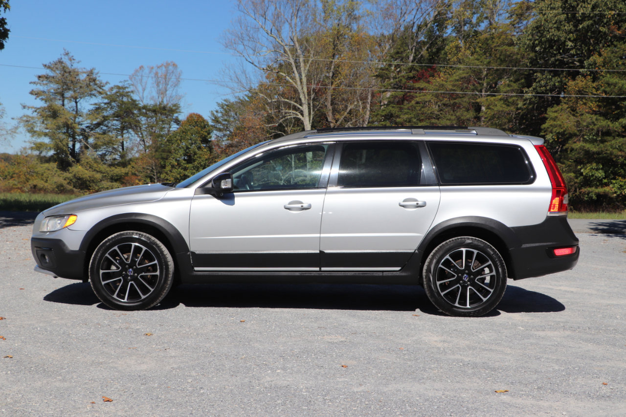 Used 2016 Volvo XC70 T5 Platinum w/ Climate Package image 38