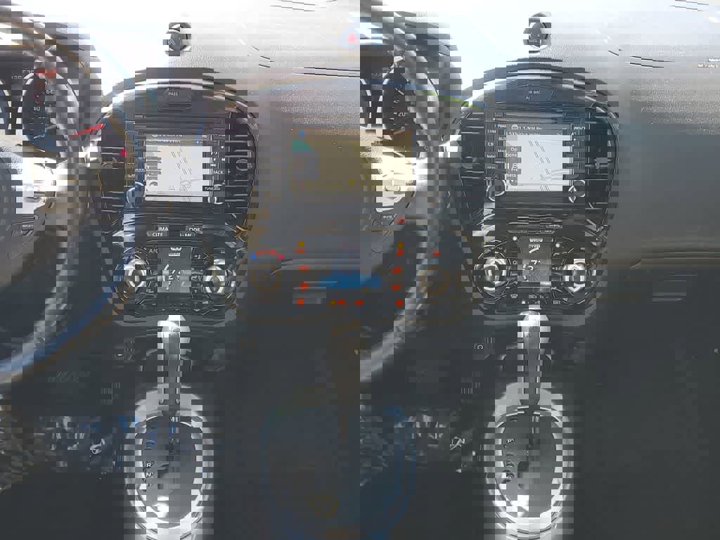 Used 2015 Nissan Juke SL image 15