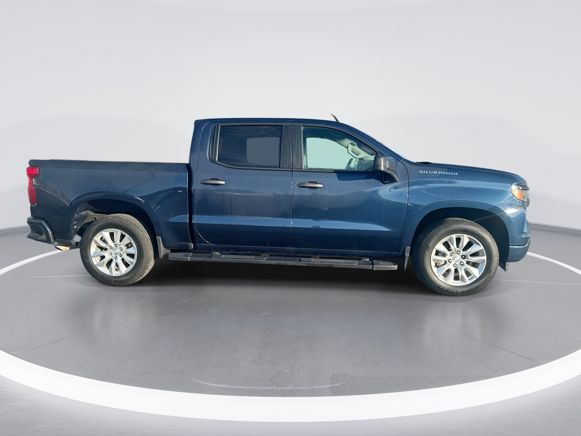 Used 2023 Chevrolet Silverado 1500 Custom RWD image 3