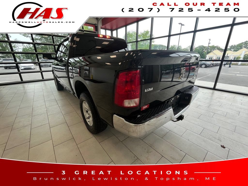 Used 2022 RAM 1500 Classic SLT AWD/4WD image 3