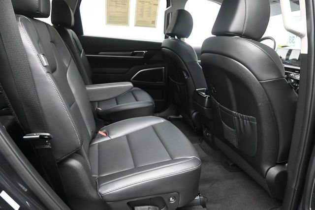Used 2025 Kia Telluride S FWD image 27