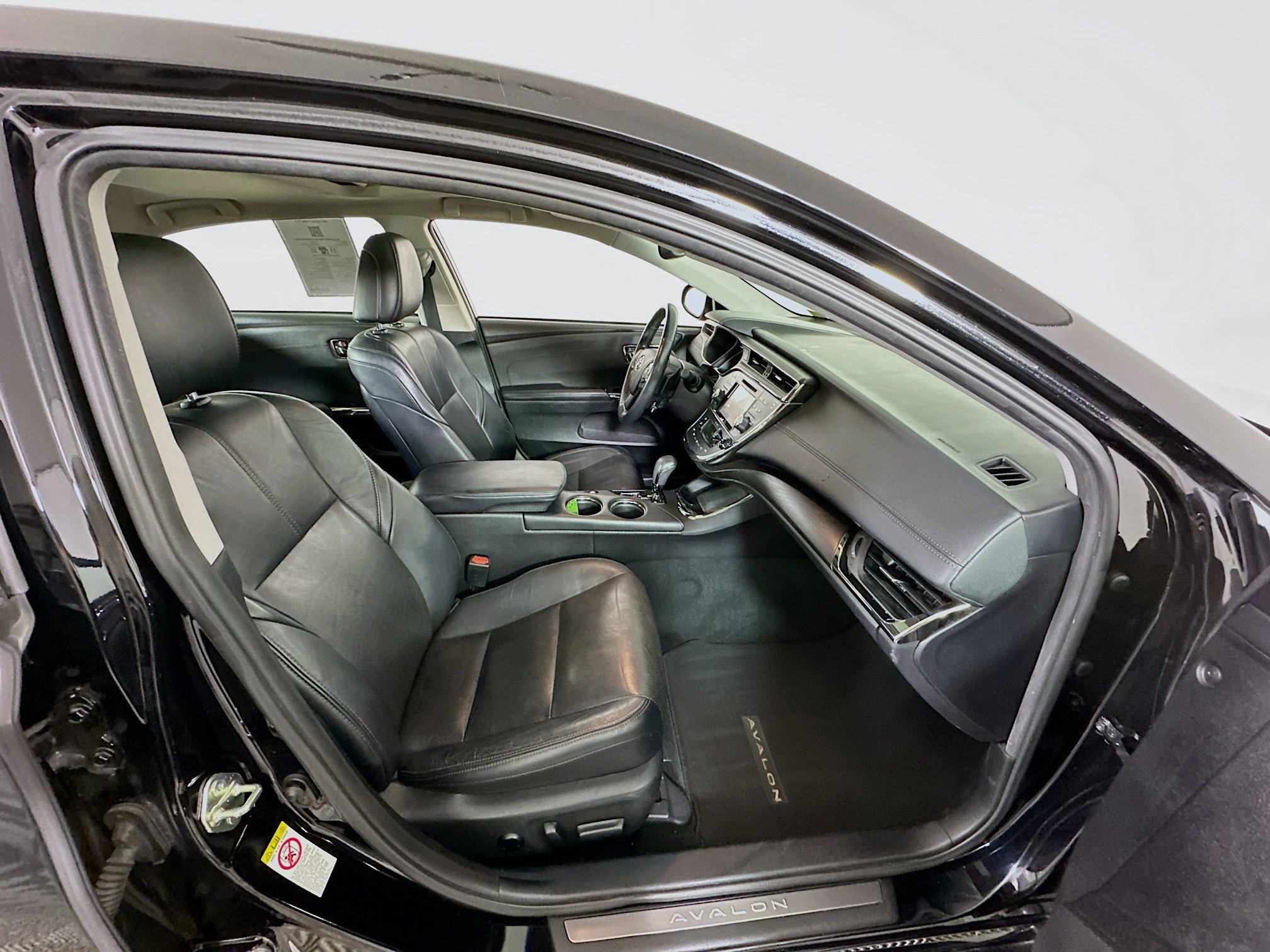 Used 2017 Toyota Avalon Limited w/ Carpet Mat Package FWD image 33