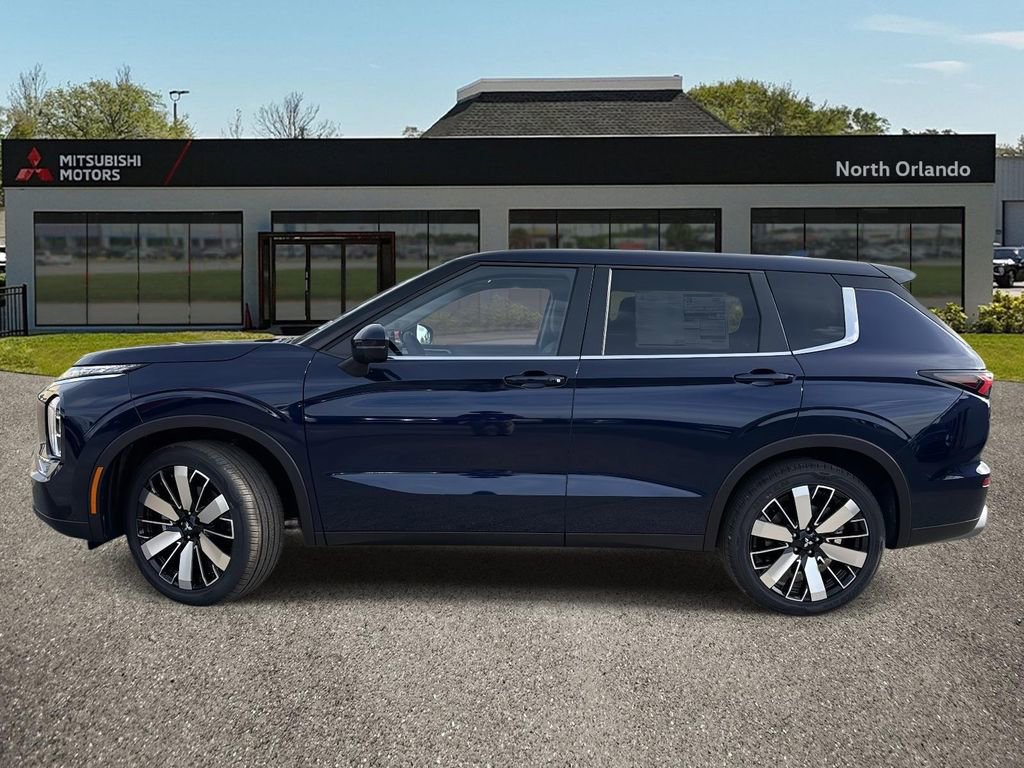 New 2026 Mitsubishi Outlander SE image 3