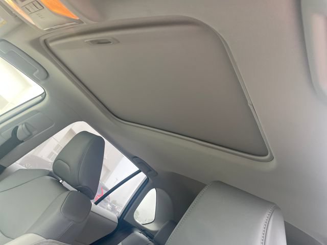 Used 2021 Toyota RAV4 XLE Premium AWD/4WD image 22