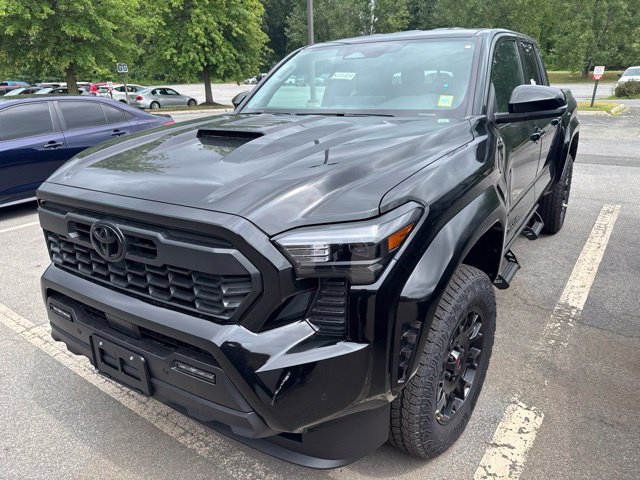 New 2026 Toyota Tacoma TRD Sport w/ TRD Sport Upgrade Package AWD/4WD image 3