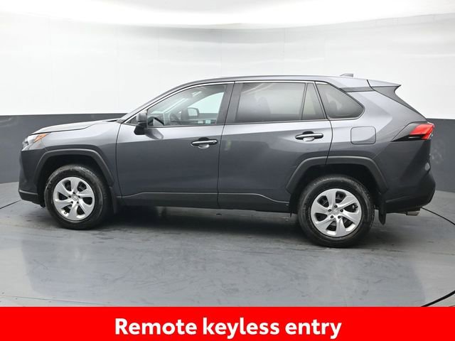 Used 2023 Toyota RAV4 LE AWD/4WD image 4