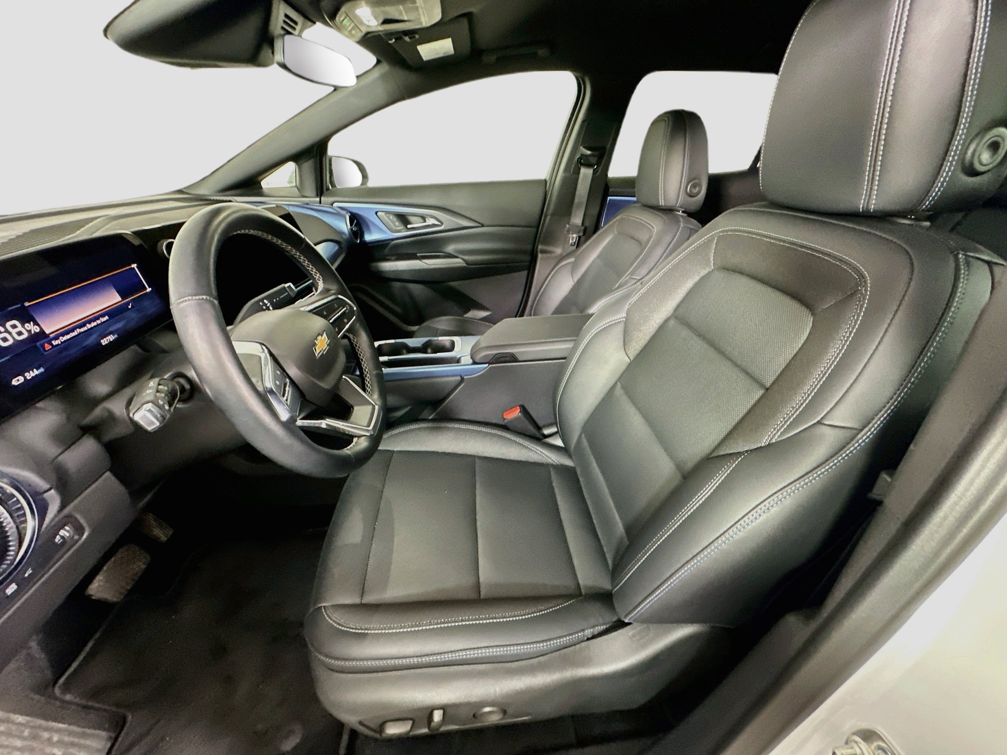 Used 2024 Chevrolet Equinox EV LT w/ LPO, All-Weather Mat Package FWD image 13