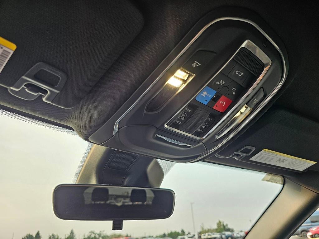 New 2025 Jeep Grand Cherokee L Altitude image 15