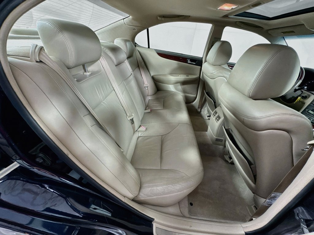 Used 2003 Lexus ES 330 w/ Premium Pkg FWD image 31