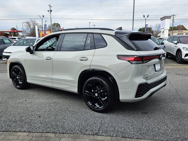 New 2026 Volkswagen Tiguan SE R-Line image 9