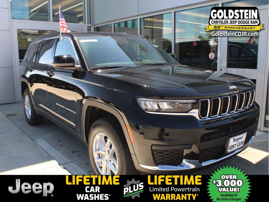 New 2025 Jeep Grand Cherokee L Laredo image 1