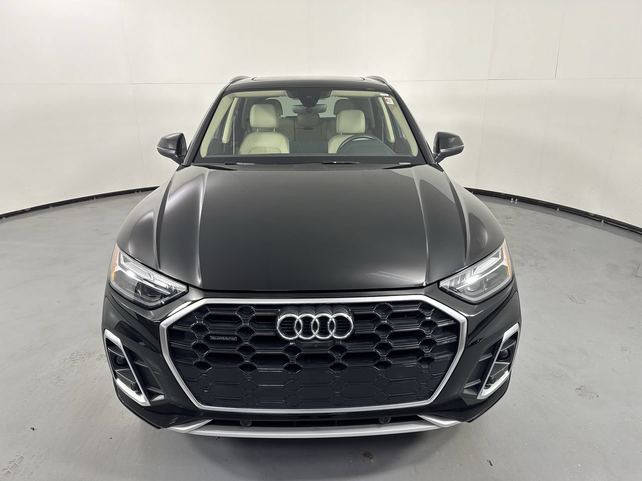 Used 2023 Audi Q5 2.0T Premium Plus w/ Premium Plus Package AWD/4WD image 3