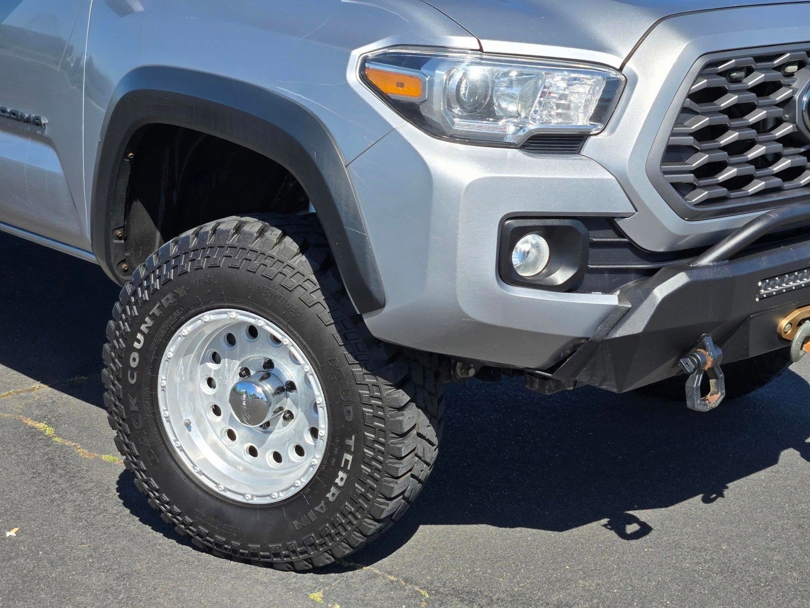 Used 2021 Toyota Tacoma TRD Off-Road w/ Technology Package AWD/4WD image 10