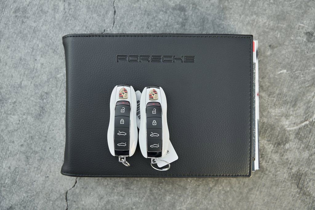 Used 2025 Porsche 718 Cayman GT4 RS w/ Weissach Package image 68