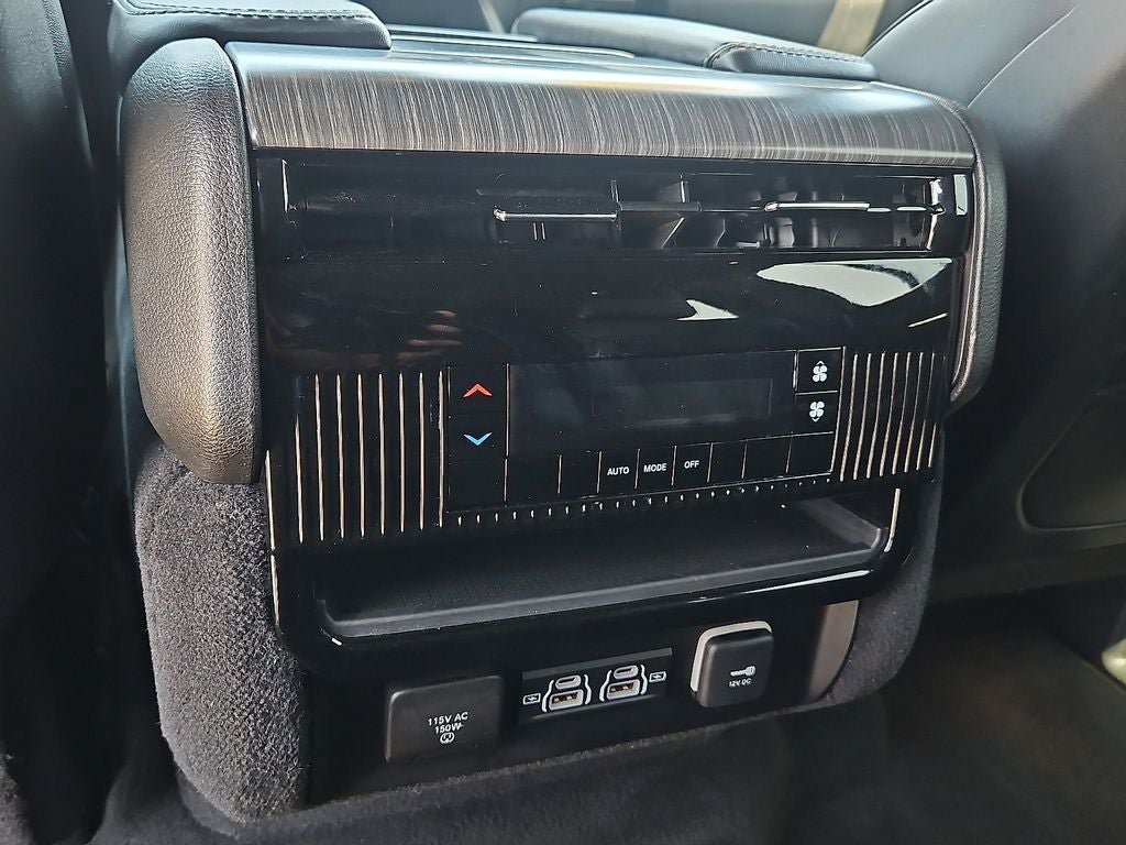 Certified 2023 Jeep Wagoneer Series II AWD/4WD image 20