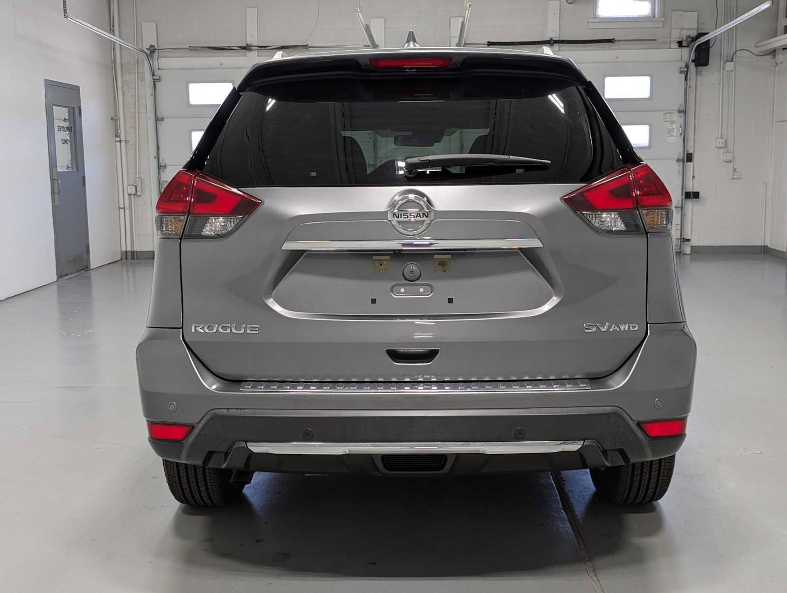 Used 2020 Nissan Rogue SV AWD/4WD image 9