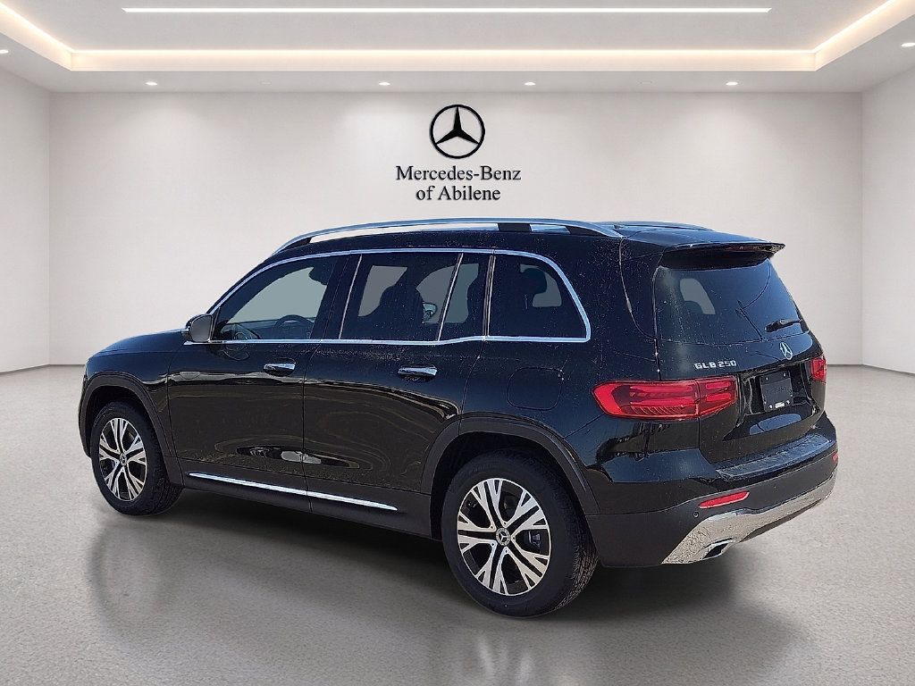 Used 2025 Mercedes-Benz GLB 250 image 4