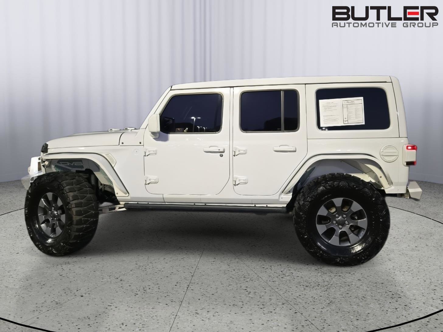 Used 2019 Jeep Wrangler Unlimited Sahara image 9