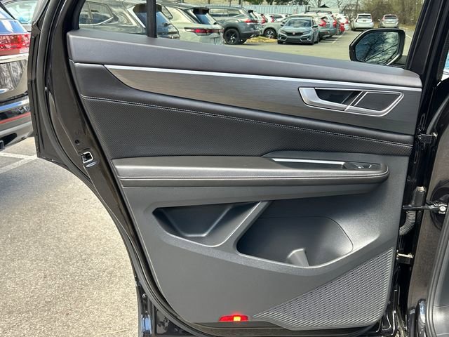 Certified 2025 Volkswagen Atlas Cross Sport SE image 21