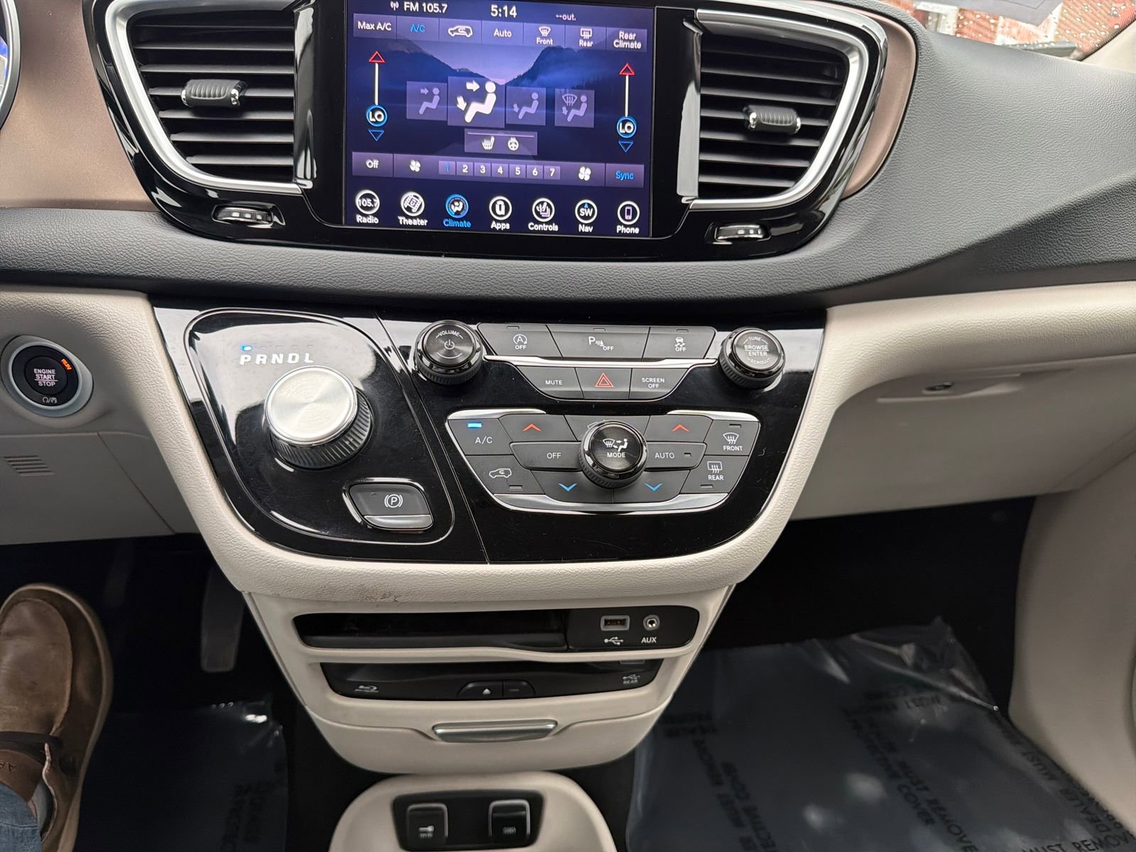 Used 2018 Chrysler Pacifica Touring-L Plus w/ Tire & Wheel Group FWD image 20