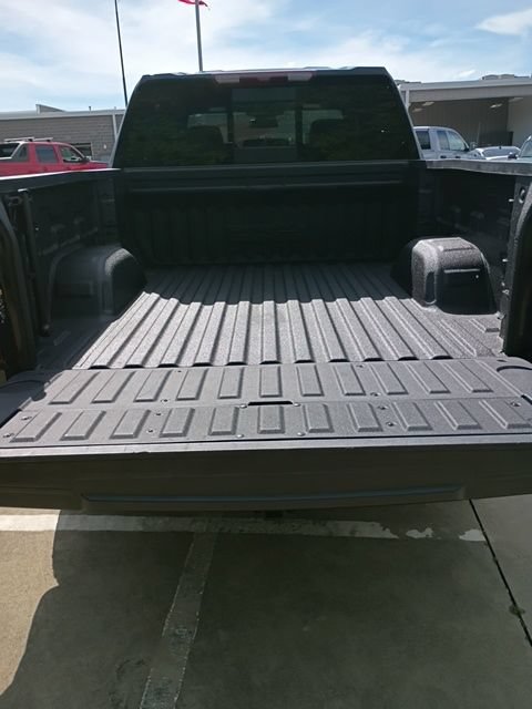 Used 2024 Chevrolet Silverado 1500 High Country w/ Z71 Off-Road Package AWD/4WD image 31