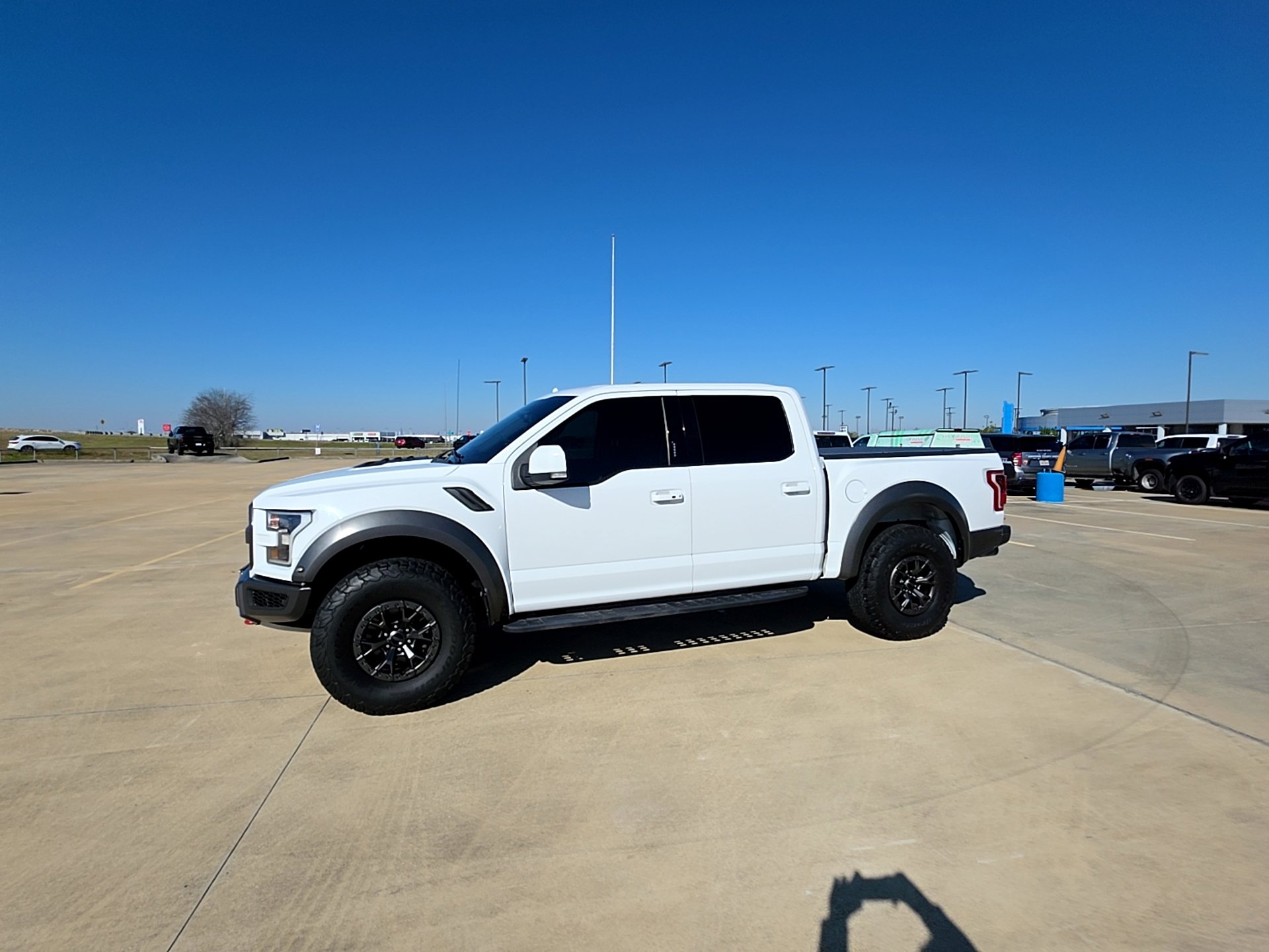 Used 2019 Ford F150 Raptor w/ Equipment Group 802A Luxury image 4