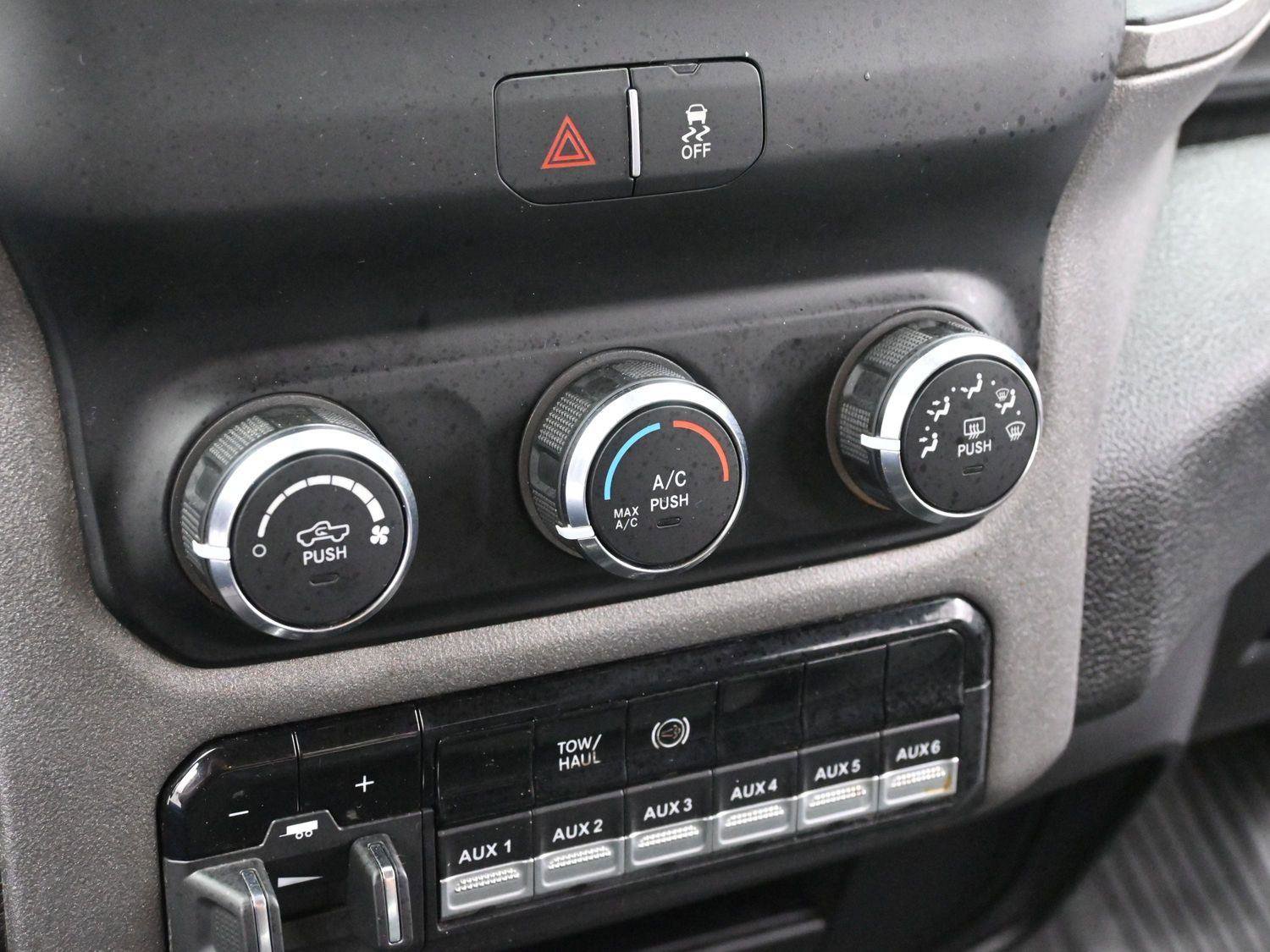 Used 2019 RAM 3500 Tradesman w/ Chrome Appearance Group image 21