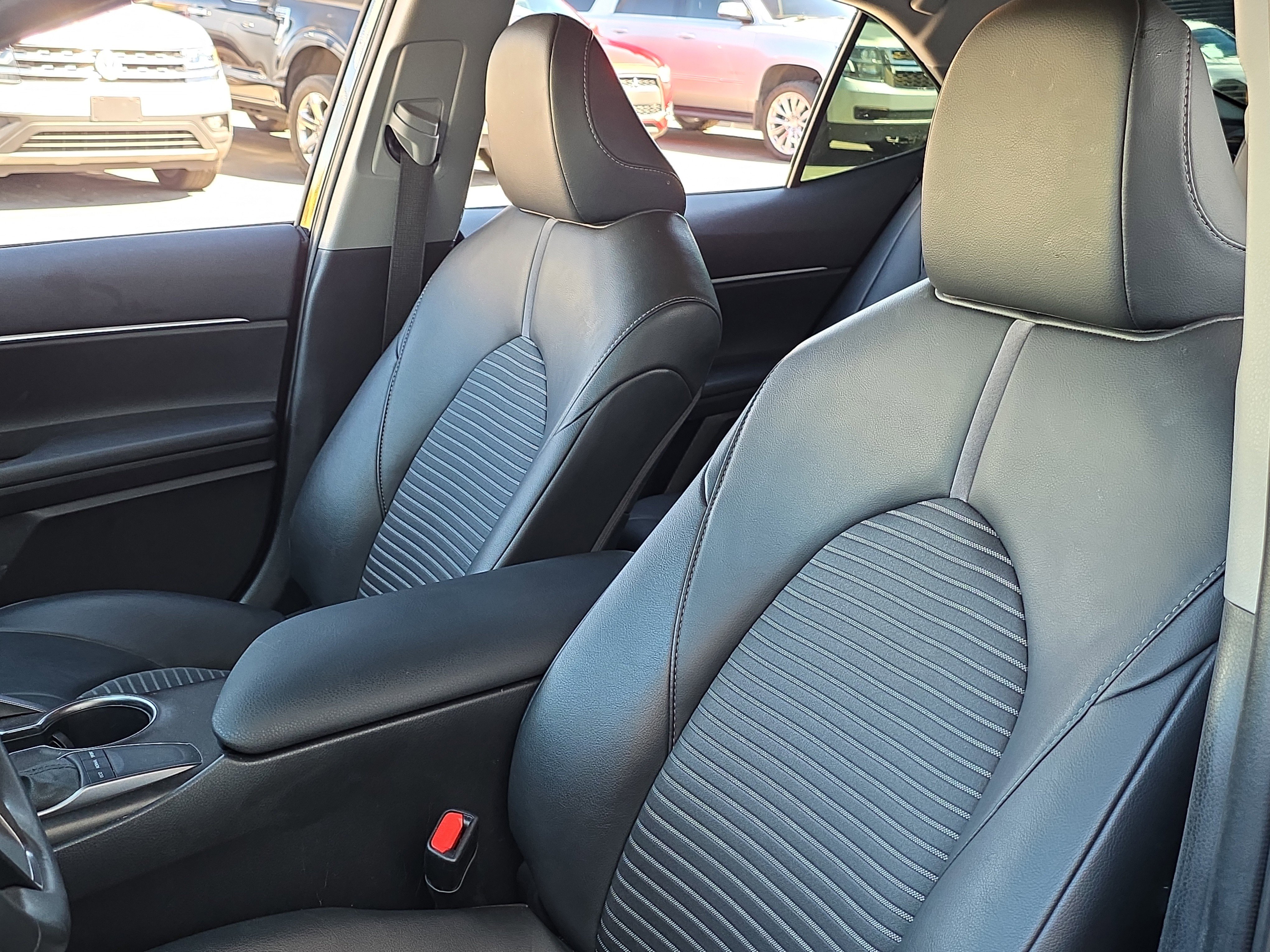 Used 2024 Toyota Camry SE w/ Convenience Package image 12