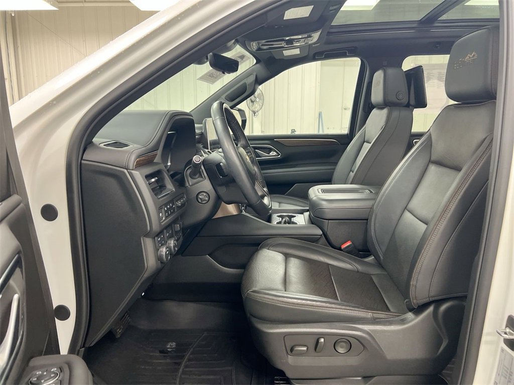 Used 2024 Chevrolet Suburban High Country w/ Advanced Technology Package image 20