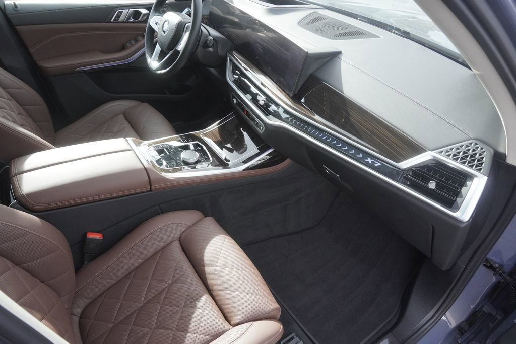 Used 2023 BMW X7 xDrive40i w/ Premium Package image 22