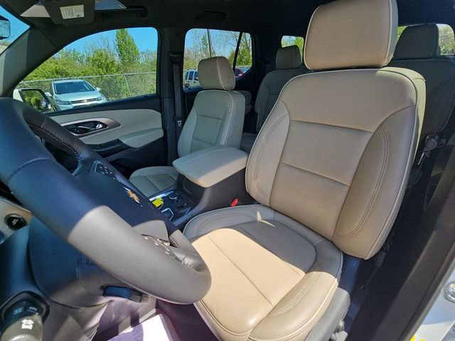Used 2022 Chevrolet Traverse Premier FWD image 20