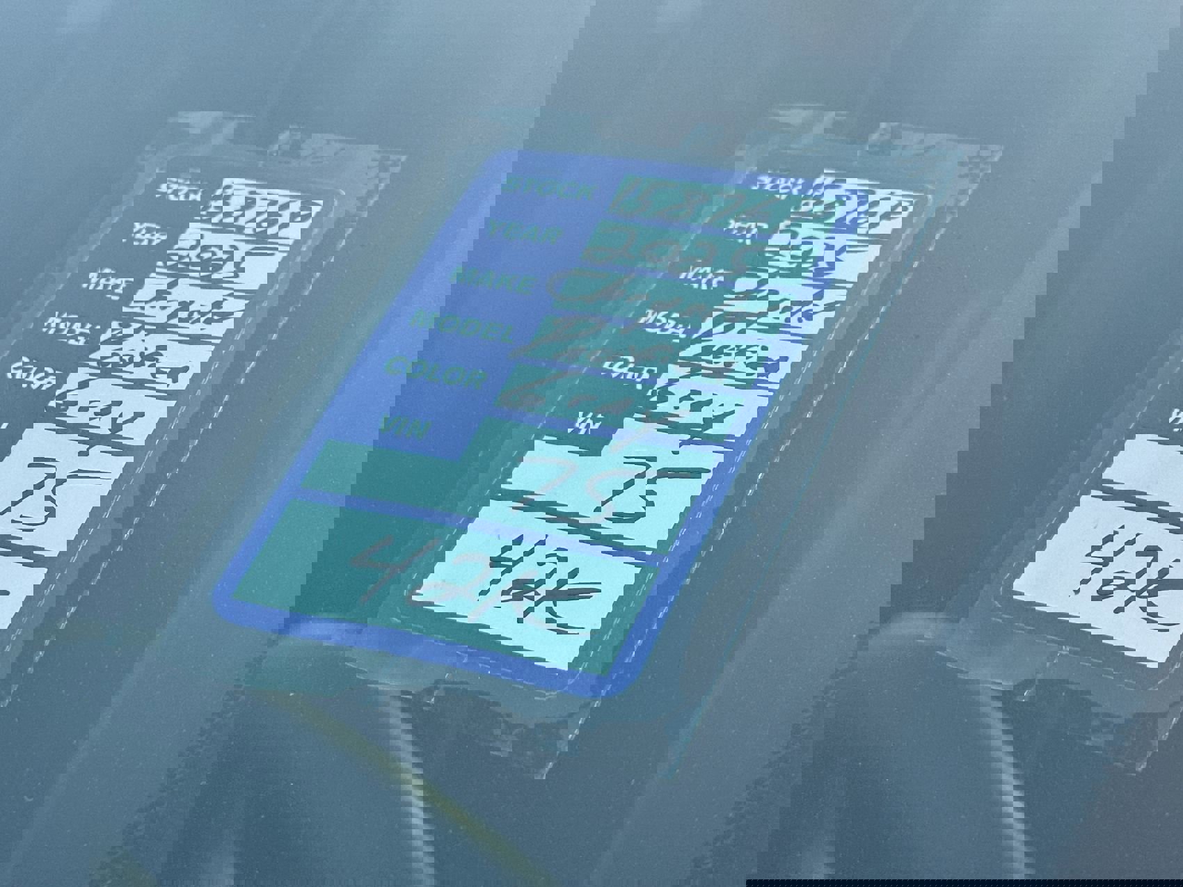 Used 2025 Chrysler Pacifica Limited image 28