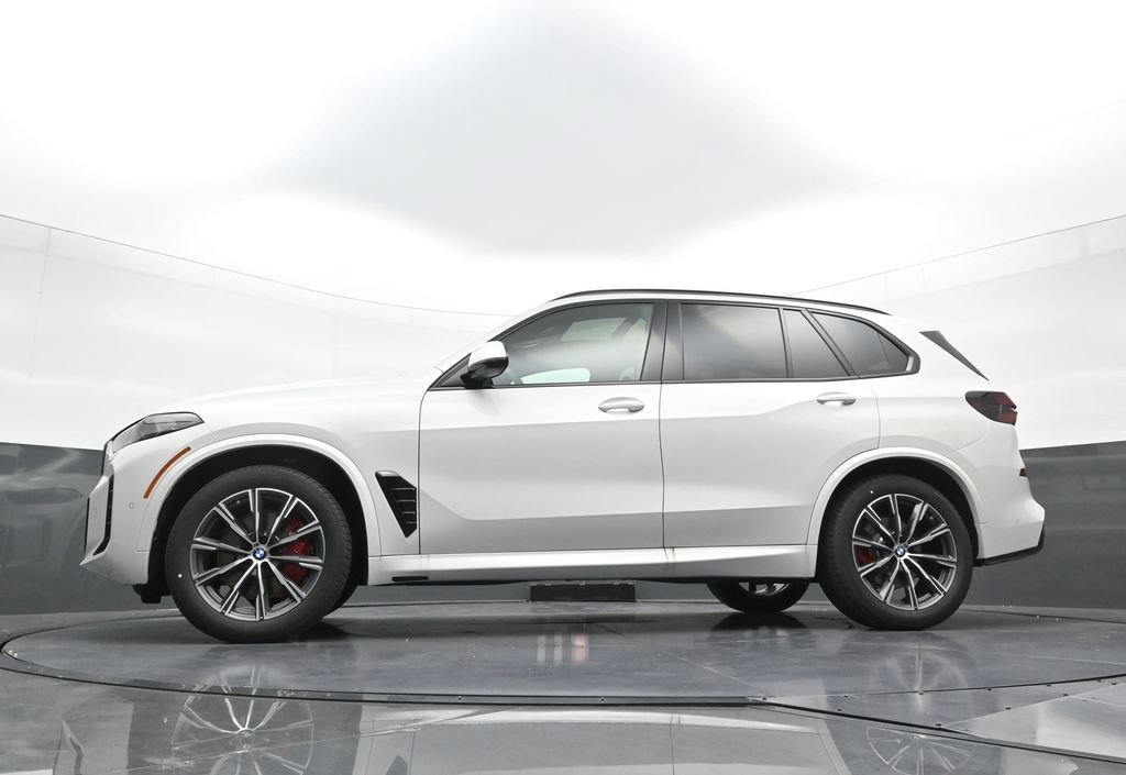 New 2026 BMW X5 xDrive40i w/ M Sport Package AWD/4WD image 25