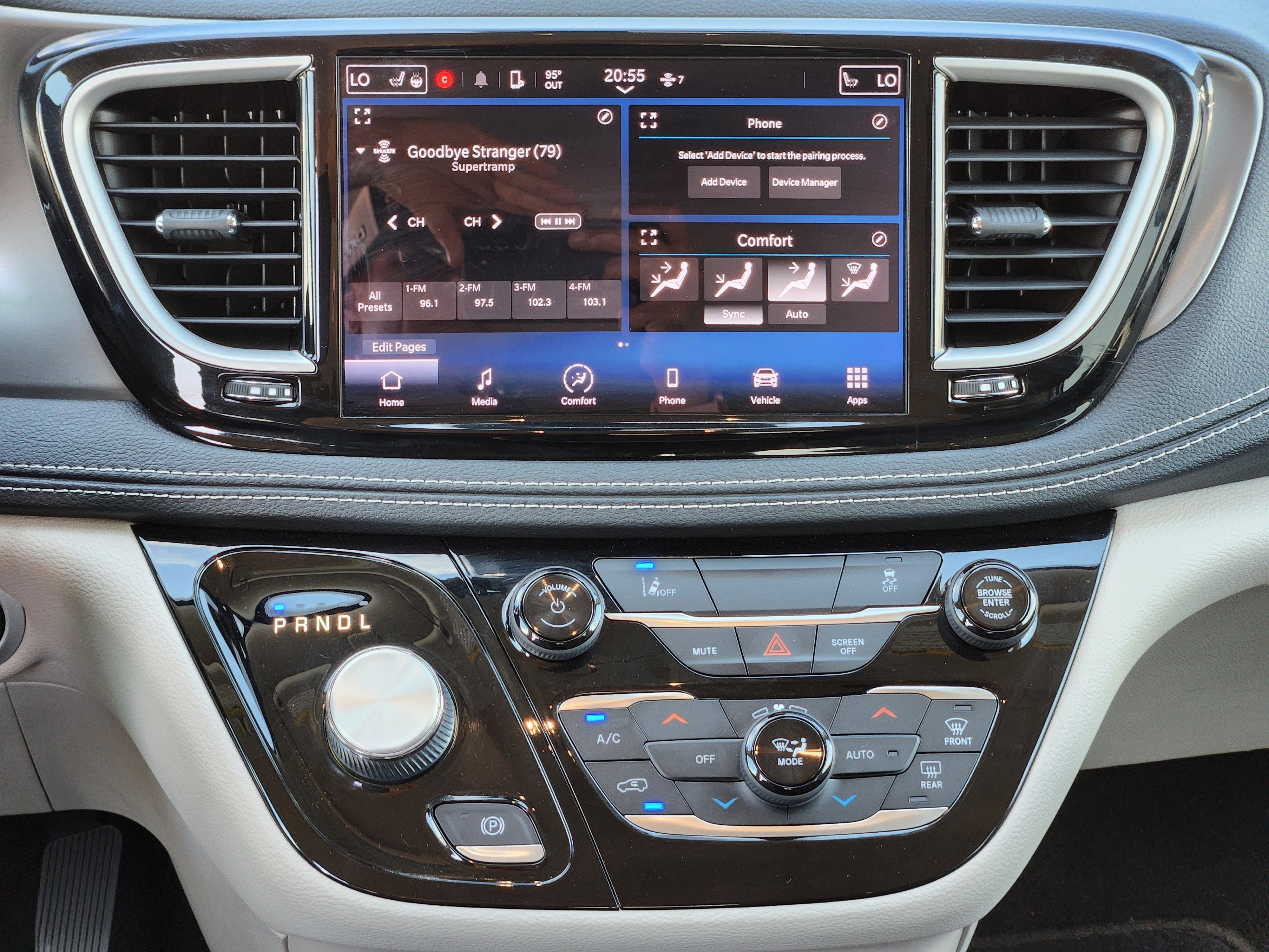 Used 2022 Chrysler Pacifica Touring-L image 26