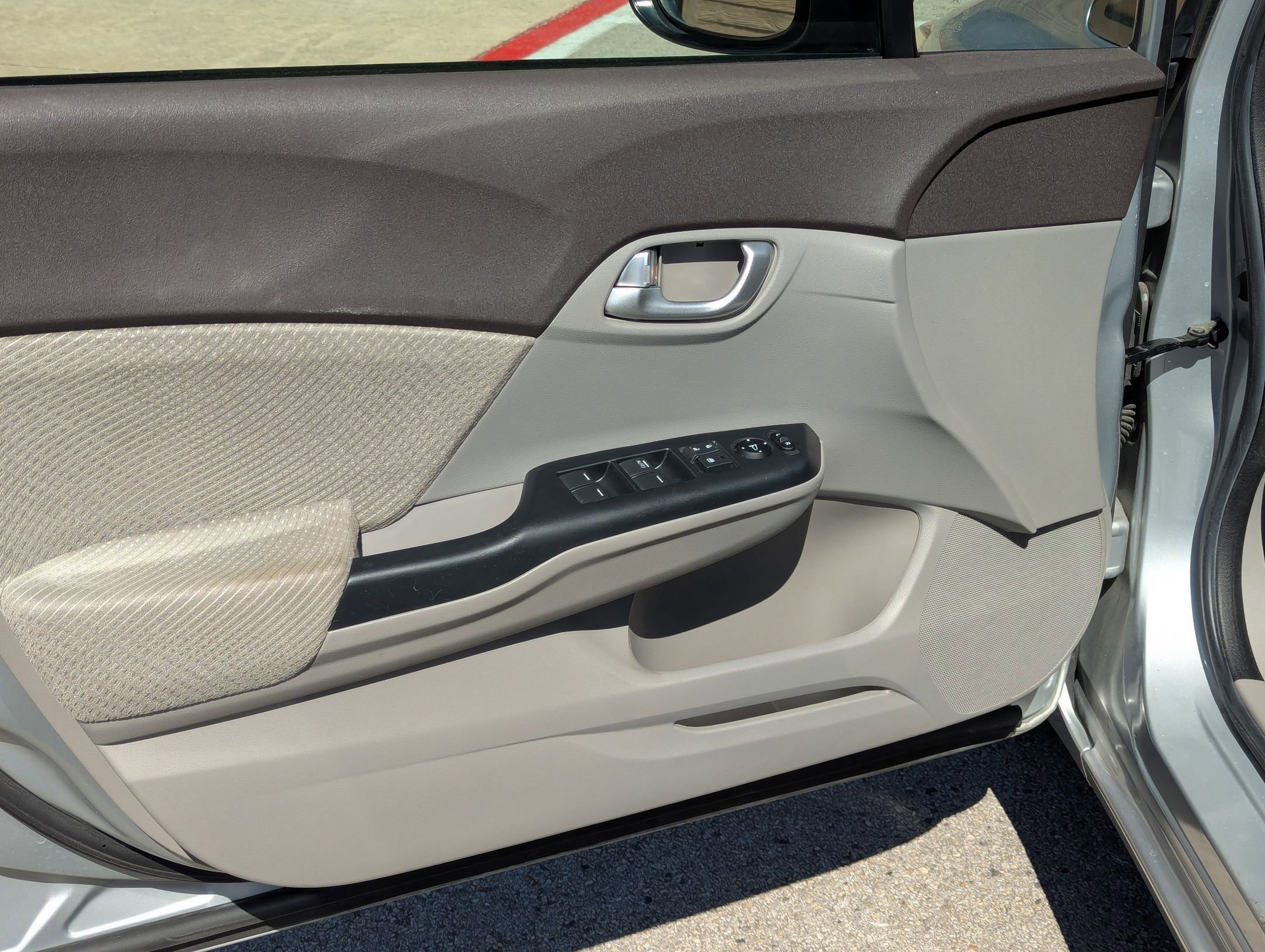 Used 2012 Honda Civic Hybrid Sedan image 6