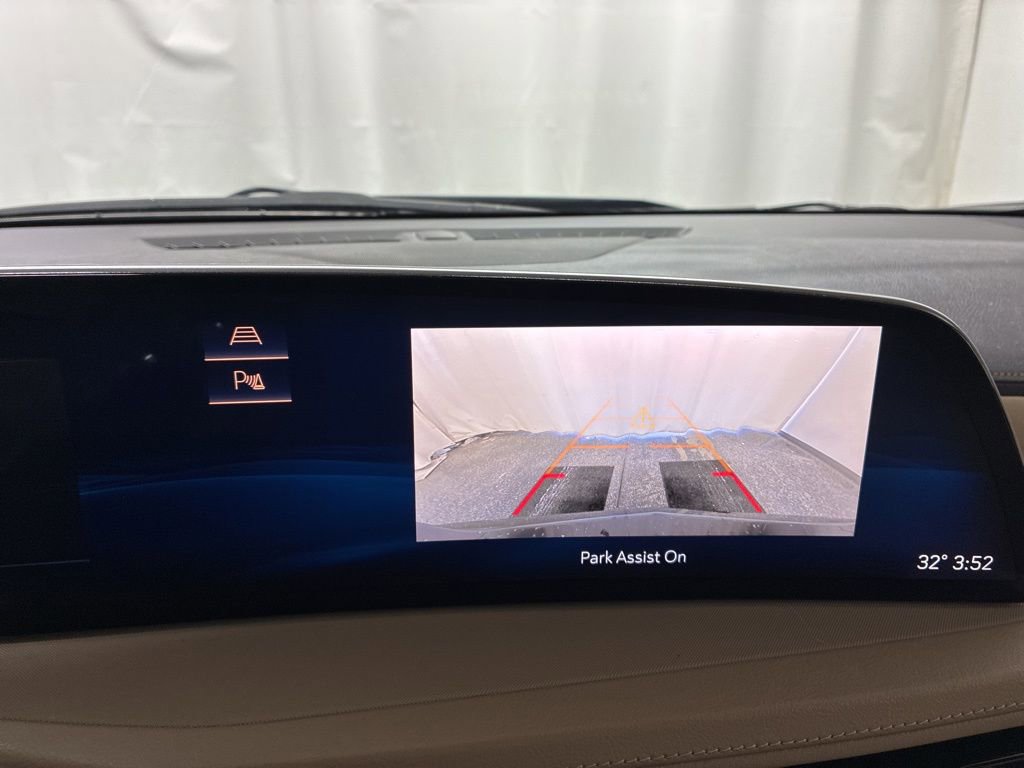 Used 2024 Cadillac XT4 Luxury w/ LPO, Floor Liner Package image 13